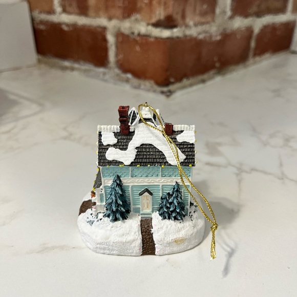 Thomas Kinkade Winter Memories Illuminated Ornament Victorian Christmas II 2000 - Picture 2 of 6